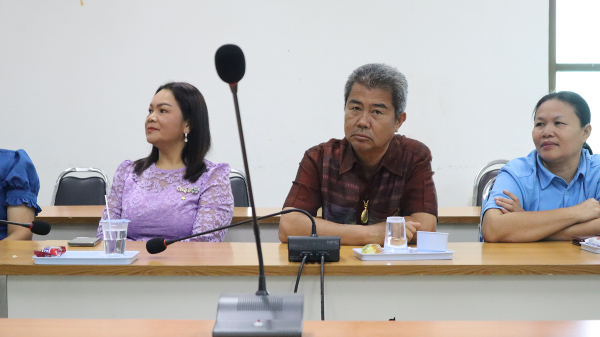 วันศุกร์ที่ 10 ตุลาคม 2568 เวลา 10.00 น. นายวิเชียร แตนกระโทก เป็นประธานในพิธี มอบใบประกาศให้กลุ่มแม่บ้าน ตามโครงการฝึกอบรมอาชีพระยะสั้น การทอผ้าขาวม้า โดยมีคณะผู้บริหาร หัวหน้าส่วนราชการ เจ้าหน้าที่กองสวัสดิการฯ เข้าร่วมในครั้งนี้ และได้รับความประสบผลสำเร็จจากการขาย มีรายได้ ใช้ในการซื้อวัสดุอุปกรณ์บางส่วน ทำใ้ห้สามารถต่อยอด ในการทอผ้าขาวม้าและผ้าถุงลายต่างๆ เป็นรายได้เสริม จากการอบรมในครั้งนี้ ณ ห้องประชุมชั้น 2 องค์การบริหารส่วนตำบลสารภี