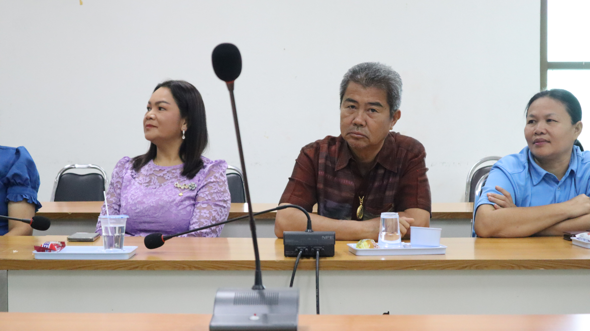 วันศุกร์ที่ 10 ตุลาคม 2568 เวลา 10.00 น. นายวิเชียร แตนกระโทก เป็นประธานในพิธี มอบใบประกาศให้กลุ่มแม่บ้าน ตามโครงการฝึกอบรมอาชีพระยะสั้น การทอผ้าขาวม้า โดยมีคณะผู้บริหาร หัวหน้าส่วนราชการ เจ้าหน้าที่กองสวัสดิการฯ เข้าร่วมในครั้งนี้ และได้รับความประสบผลสำเร็จจากการขาย มีรายได้ ใช้ในการซื้อวัสดุอุปกรณ์บางส่วน ทำใ้ห้สามารถต่อยอด ในการทอผ้าขาวม้าและผ้าถุงลายต่างๆ เป็นรายได้เสริม จากการอบรมในครั้งนี้ ณ ห้องประชุมชั้น 2 องค์การบริหารส่วนตำบลสารภี